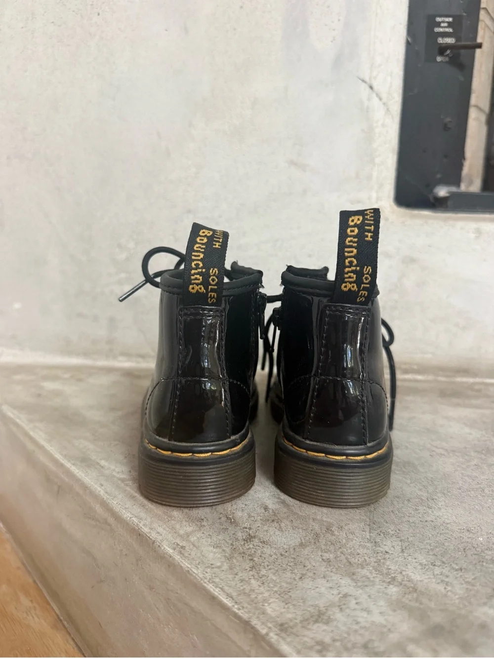Dr. Martens Toddler size 6 Patent leather Lace-Up Ankle Boots - Classic Style